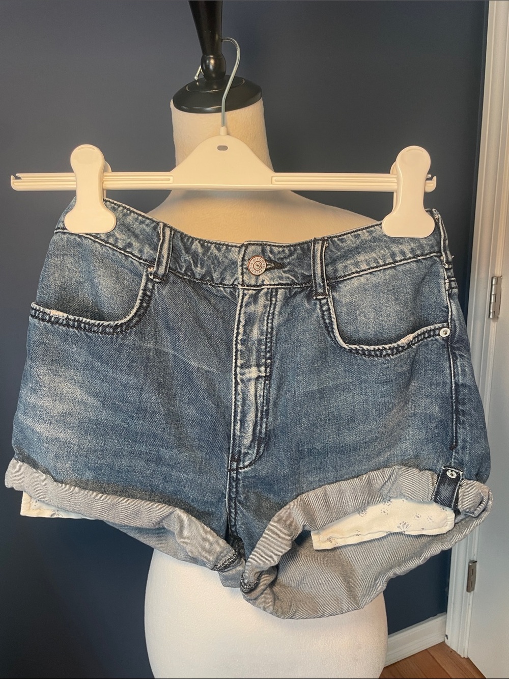 Pilcro Medium Wash Rolled-Hem Denim Shorts